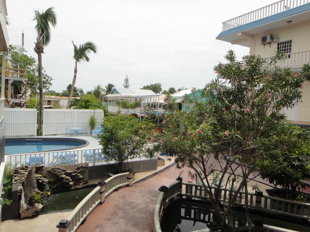 China Town Hotel Caye Caulker Exteriör bild