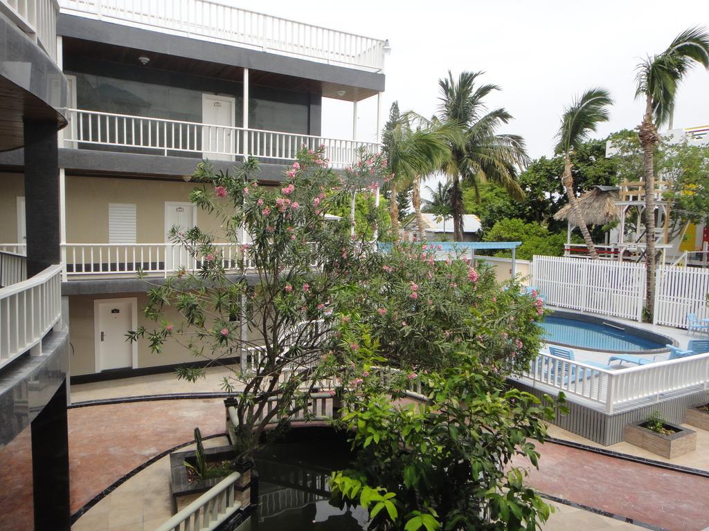 China Town Hotel Caye Caulker Exteriör bild
